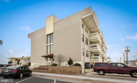215 Surf Ave, Wildwood, NJ 08260