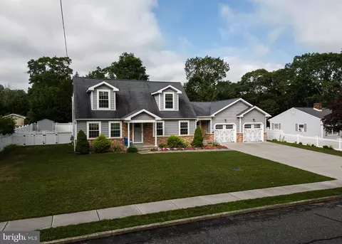 12 Evergreen Dr, Ocean View, NJ 08230