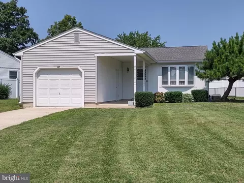 17 Village Rd, Villas, NJ 08251