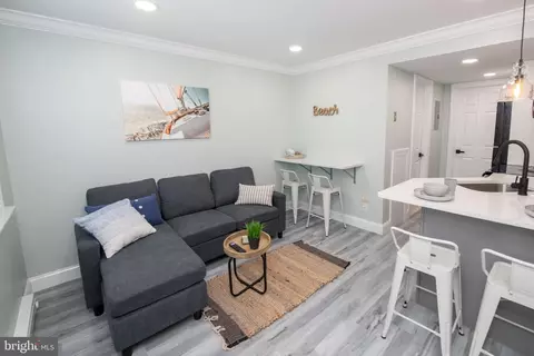 225 E Wildwood Ave #422, Wildwood, NJ 08260