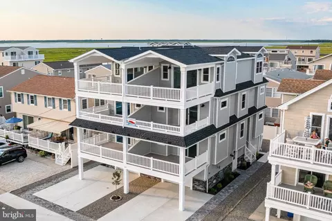 119 33rd St W, Sea Isle City, NJ 08243