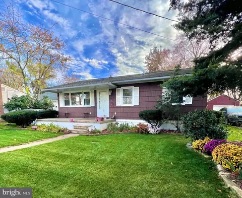 5 Cresse St, Rio Grande, NJ 08242