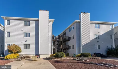 115 40th St #4F, Sea Isle City, NJ 08243