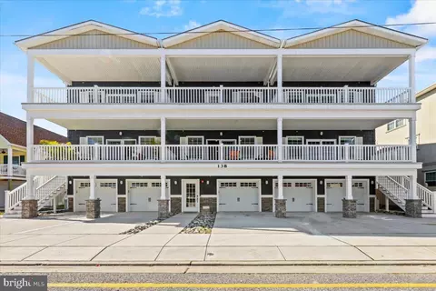 138 E Spicer Ave #201, Wildwood, NJ 08260