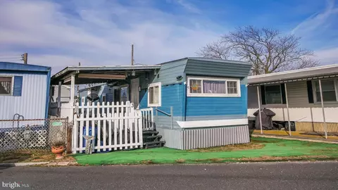 3 Yerkes Ave, Wildwood, NJ 08260