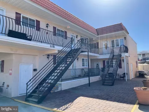 208 E 25th Ave # 204, Wildwood, NJ 08260