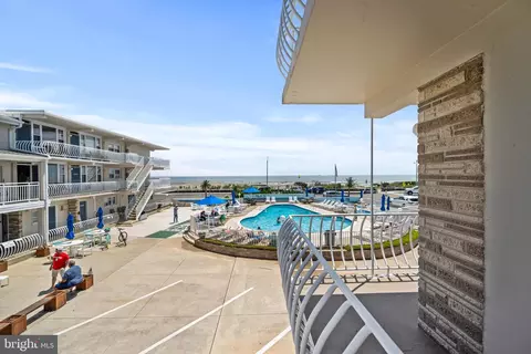 1200 Kennedy Dr #215, Wildwood, NJ 08260