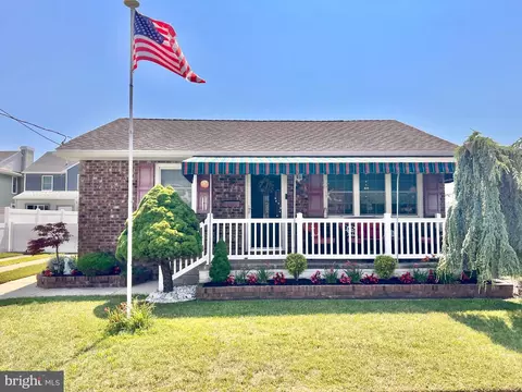 102 E Denver Ave, Wildwood Crest, NJ 08260