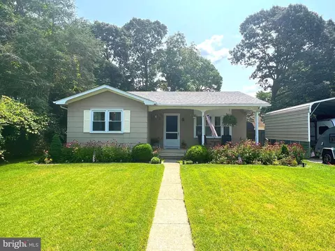 69 Mimosa Dr, Rio Grande, NJ 08242