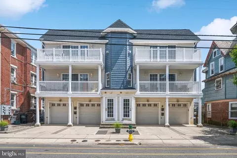 225 E Glenwood Ave #A, Wildwood, NJ 08260
