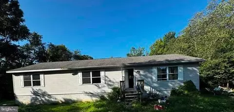 18 E Main St, Whitesboro, NJ 08252