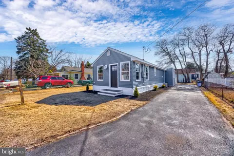 112 E Pacific Ave, Villas, NJ 08251