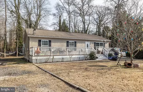 12 S 2nd Ave, Rio Grande, NJ 08242
