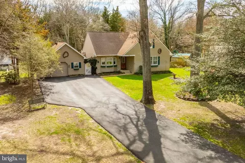 19 Lomurno Ln, Cape May Court House, NJ 08210