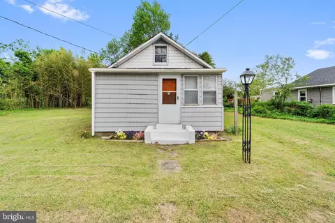 32 E Pacific Ave, Villas, NJ 08251