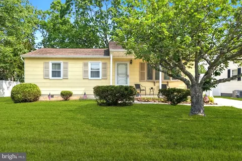 323 Roseann Ave, Cape May, NJ 08204