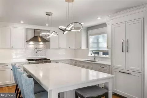 Kitchen - 1005 Dune Dr, Avalon, NJ 08202 photo 2 of 3