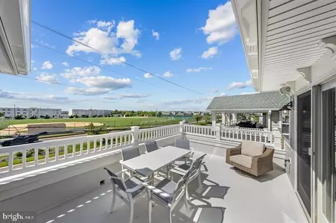 Exterior - 1005 Dune Dr, Avalon, NJ 08202 photo 3 of 9