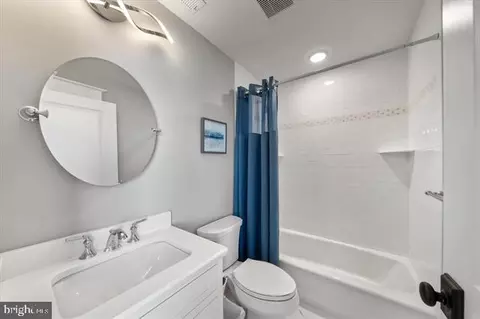 Bath - 1005 Dune Dr, Avalon, NJ 08202 photo 3 of 7