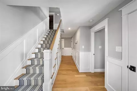 Entry Way - 1005 Dune Dr, Avalon, NJ 08202 photo 2 of 3
