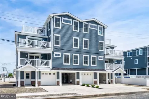 297 24th St, Avalon, NJ 08202