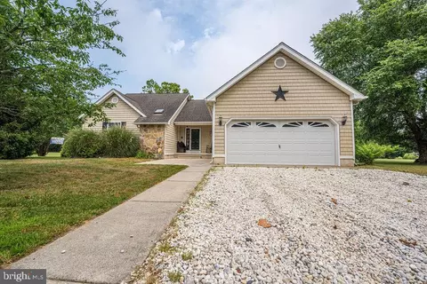 1 Goldenrod Ct, Cape May, NJ 08204