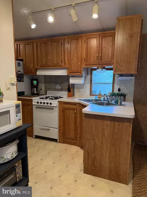 60 Corson Tavern Rd #148, Ocean View, NJ 08230