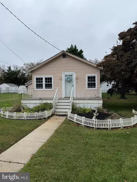 121 Bucknell Ave, Villas, NJ 08251