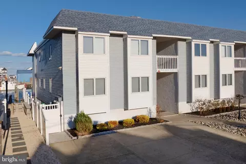 621 W Burk Ave #A, Wildwood, NJ 08260