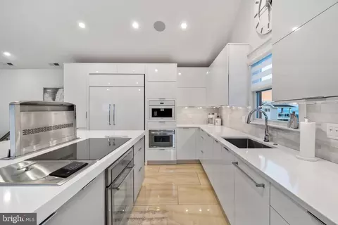 901 S Commonwealth #SOUTH, Strathmere, NJ 08248 photo 12
