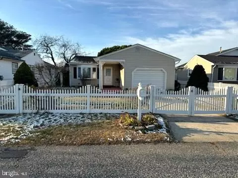 210 Cedardale Ave, Villas, NJ 08251