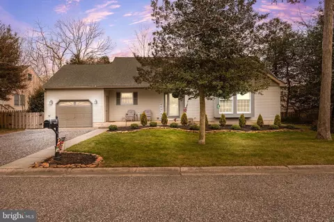 14 Thistle Ln, Cape May, NJ 08204