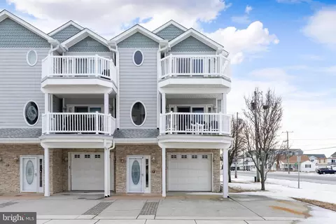 400 E 3rd Avenue D, North Wildwood, NJ 08260