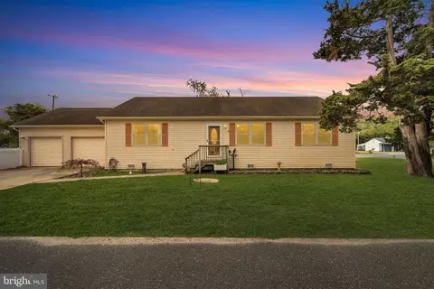 110 S 10th St, Del Haven, NJ 08251