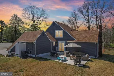 7 Inlet Ter, Ocean View, NJ 08230