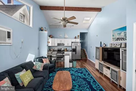 805 Central Ave #3, Ocean City, NJ 08226