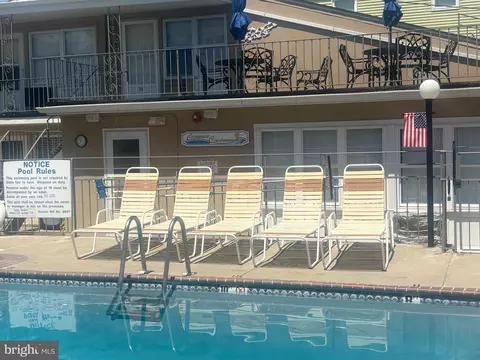 422 E 4th Ave #104, Wildwood, NJ 08260