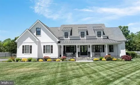 8 Hoppys Ln, Cape May Court House, NJ 08210