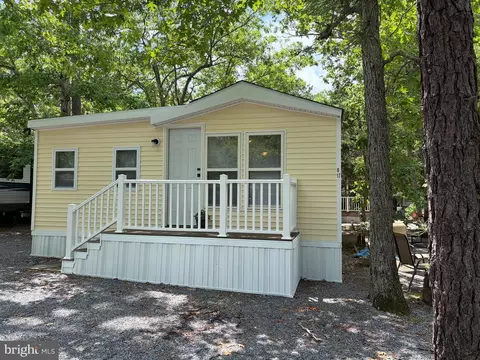515 Corson Tavern Rd #B17, Ocean View, NJ 08230