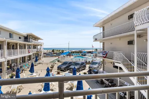 1200 Kennedy Dr #214, Wildwood, NJ 08260