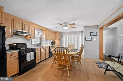 27 Buttercup Rd, Wildwood, NJ 08260