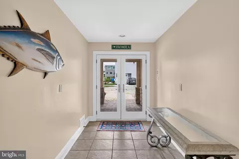 Entry Way - 17 Randolph Ave, Strathmere, NJ 08248 photo 4 of 5