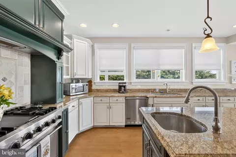 Kitchen - 17 Randolph Ave, Strathmere, NJ 08248 photo 5 of 8