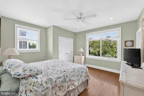 Bedroom - 17 Randolph Ave, Strathmere, NJ 08248 photo 7 of 9