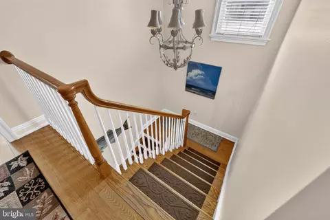 Entry Way - 17 Randolph Ave, Strathmere, NJ 08248 photo 2 of 5