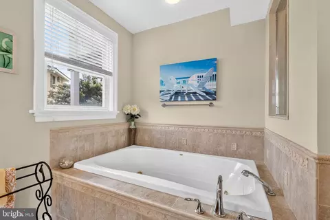 Bath - 17 Randolph Ave, Strathmere, NJ 08248 photo 11 of 13