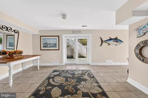 Entry Way - 17 Randolph Ave, Strathmere, NJ 08248 photo 5 of 5