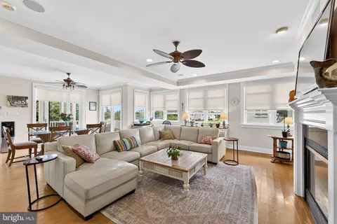 Living - 17 Randolph Ave, Strathmere, NJ 08248 photo 3 of 5