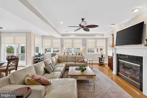 Living - 17 Randolph Ave, Strathmere, NJ 08248 photo 2 of 5