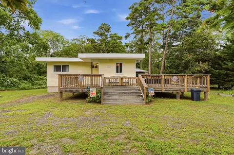 124 Academy Ln, Cape May Court House, NJ 08210